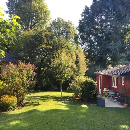Le Cabanon De Bed & Breakfast *